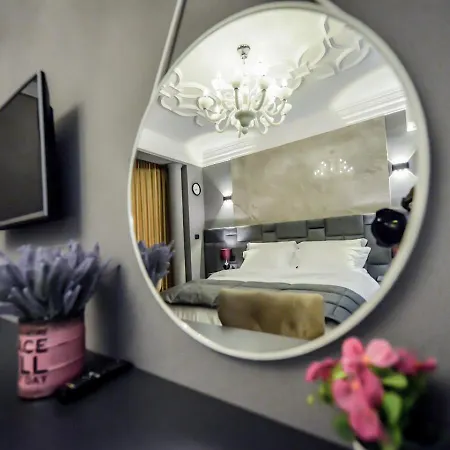 酒店 Hotel Vila Tirana 3*