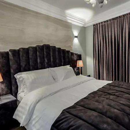 Hotel Vila Tirana Szálloda 3*