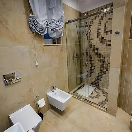 酒店 Hotel Vila Tirana 3*