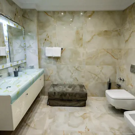 מלון Hotel Vila Tirana 3*