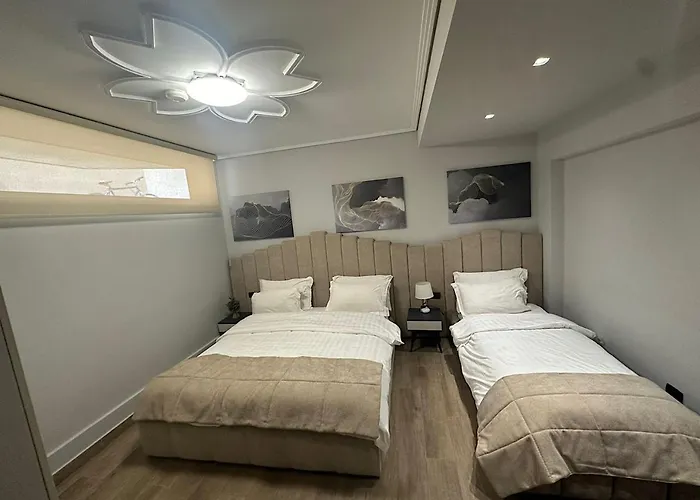 מלון Hotel Vila Tirana