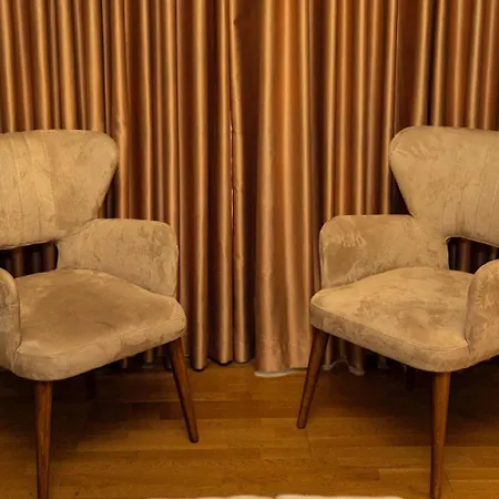 ホテル Hotel Vila Tirana ティラナ
